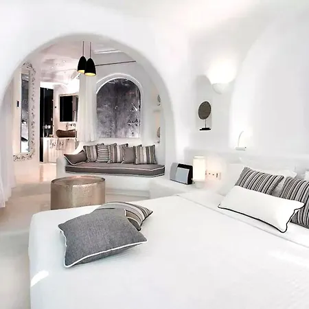 Yannis W Pool In 6gst *